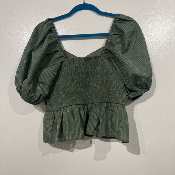 Express Ruched Cropped Top - Picture 6 of 11